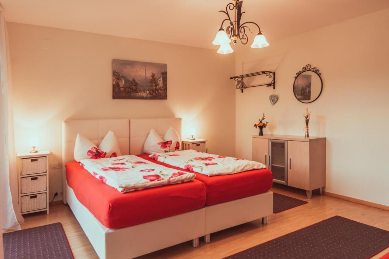 Coraline -Koblach, 6-10 P, 3 Schlafzimmer, Kueche, Riesige Terrasse, Parkplatz, Wifi, Stellplatz Ski Buitenkant foto