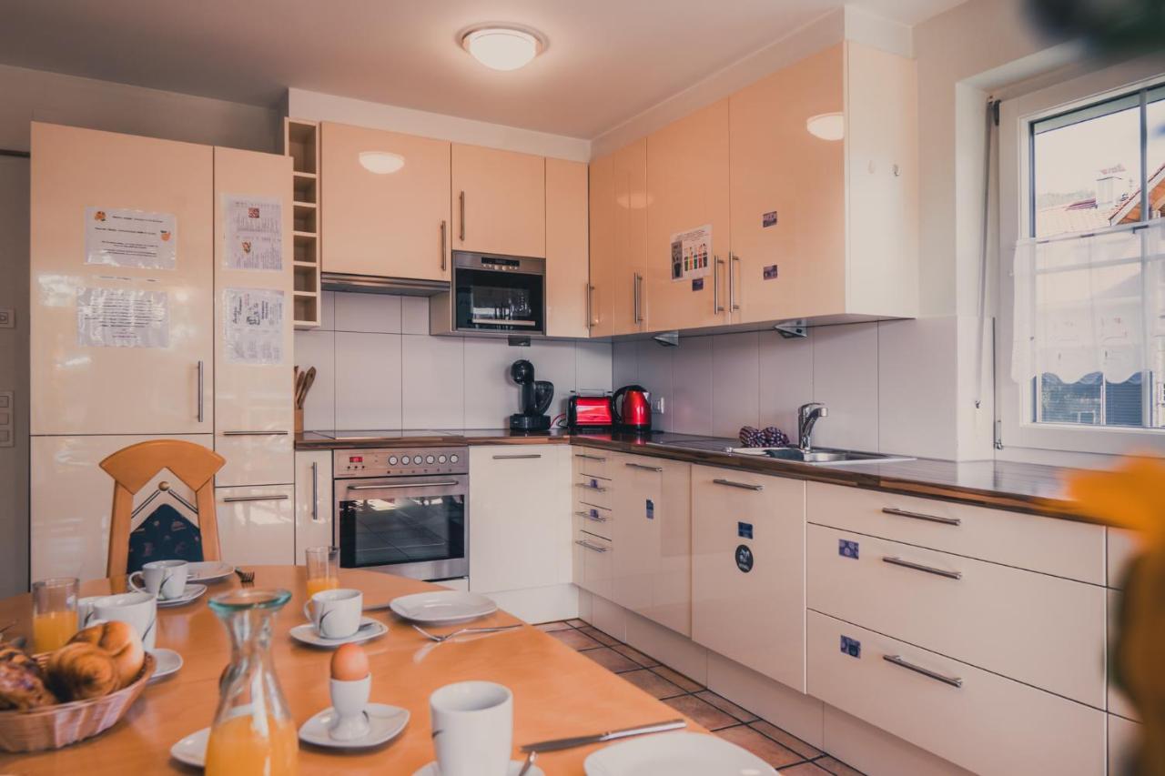 Coraline -Koblach, 6-10 P, 3 Schlafzimmer, Kueche, Riesige Terrasse, Parkplatz, Wifi, Stellplatz Ski Buitenkant foto